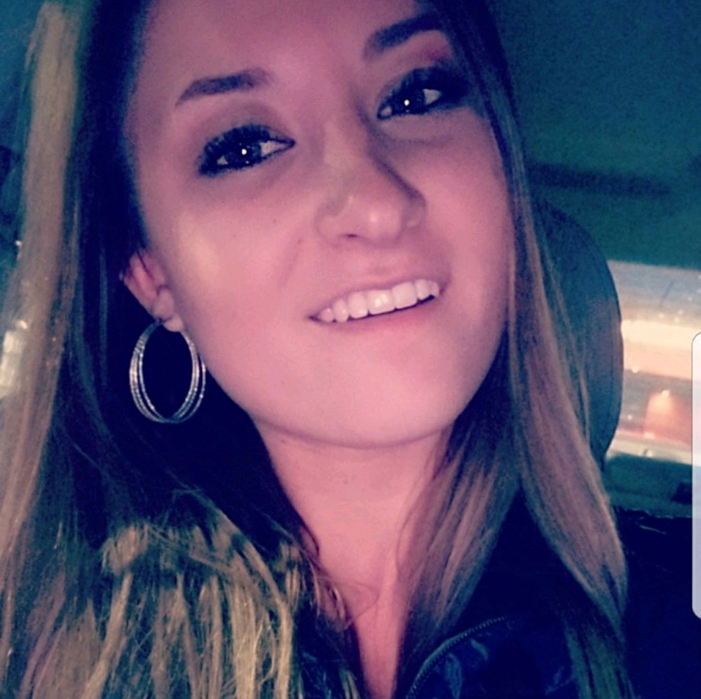 Meet your Posher, Cortney